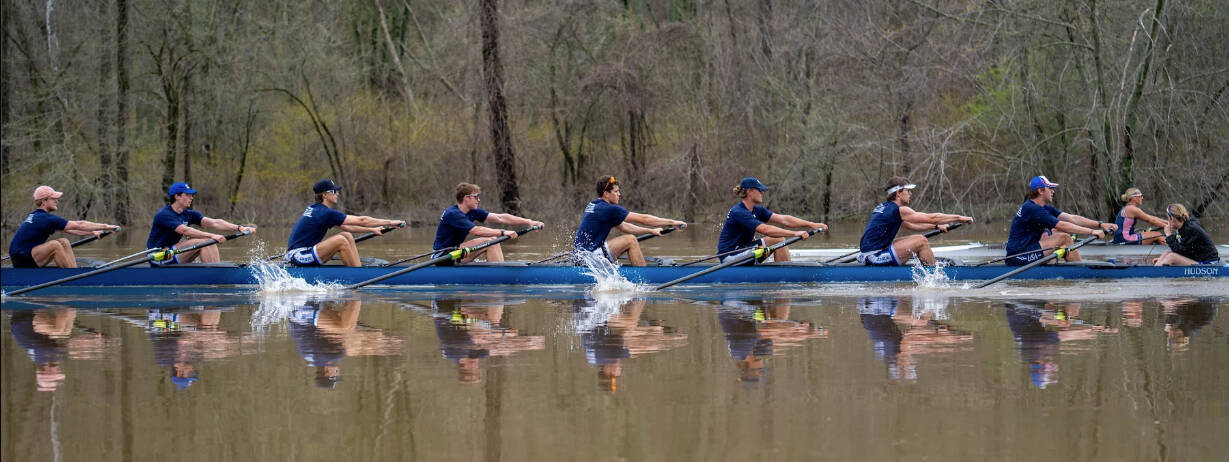 A mens eight rows on the Grand River